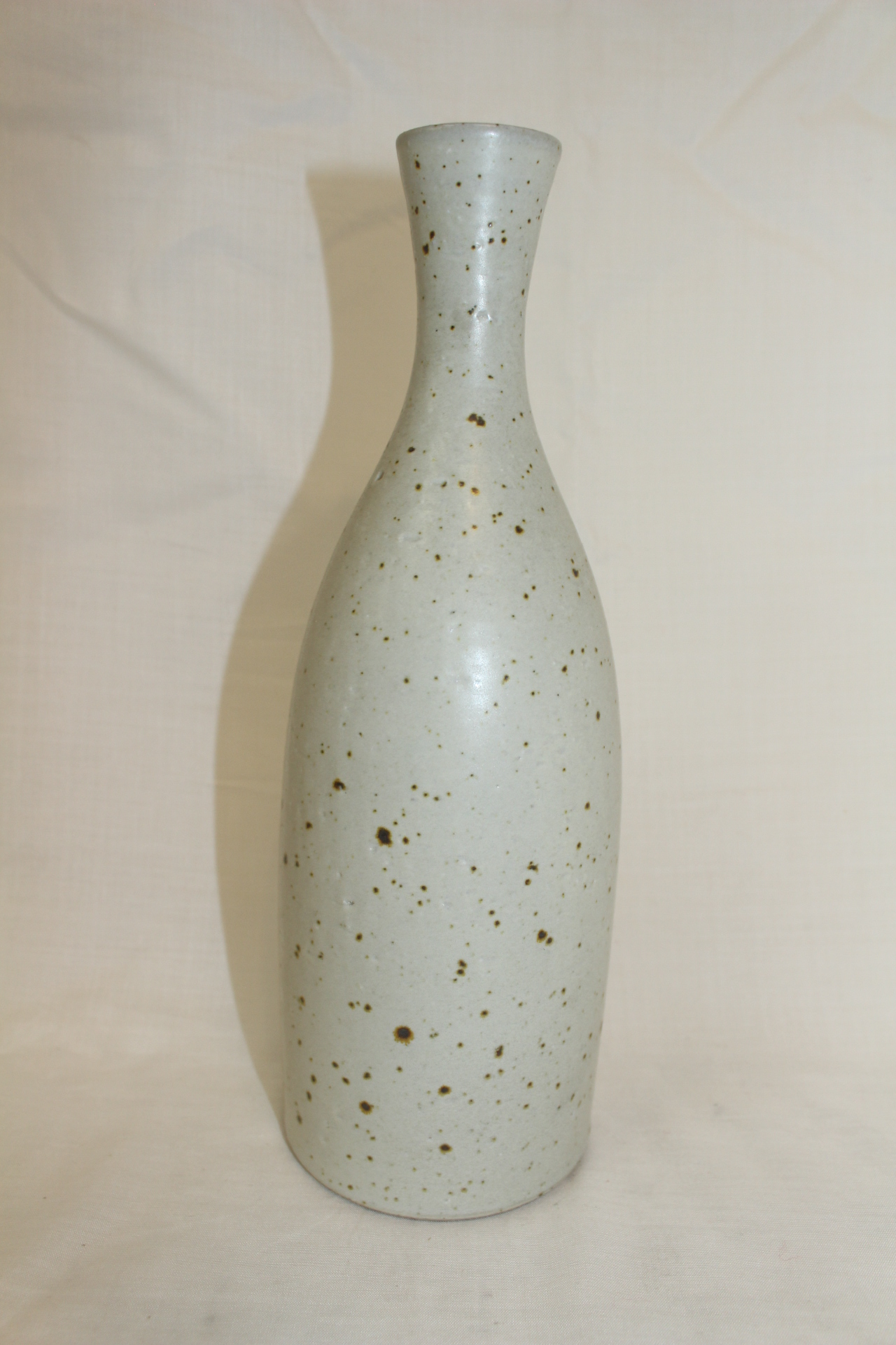 청자 매(梅)문 주병