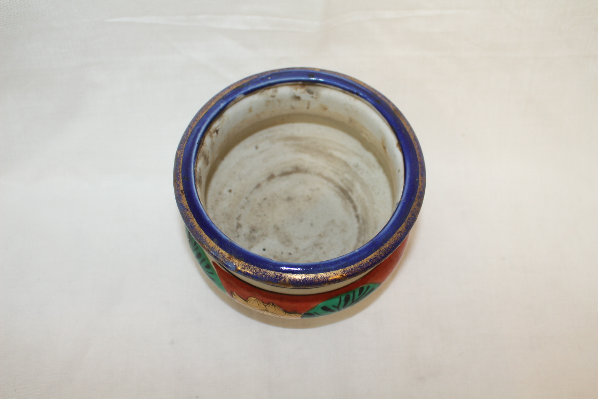 연대가좋은 진사백자화문 향완