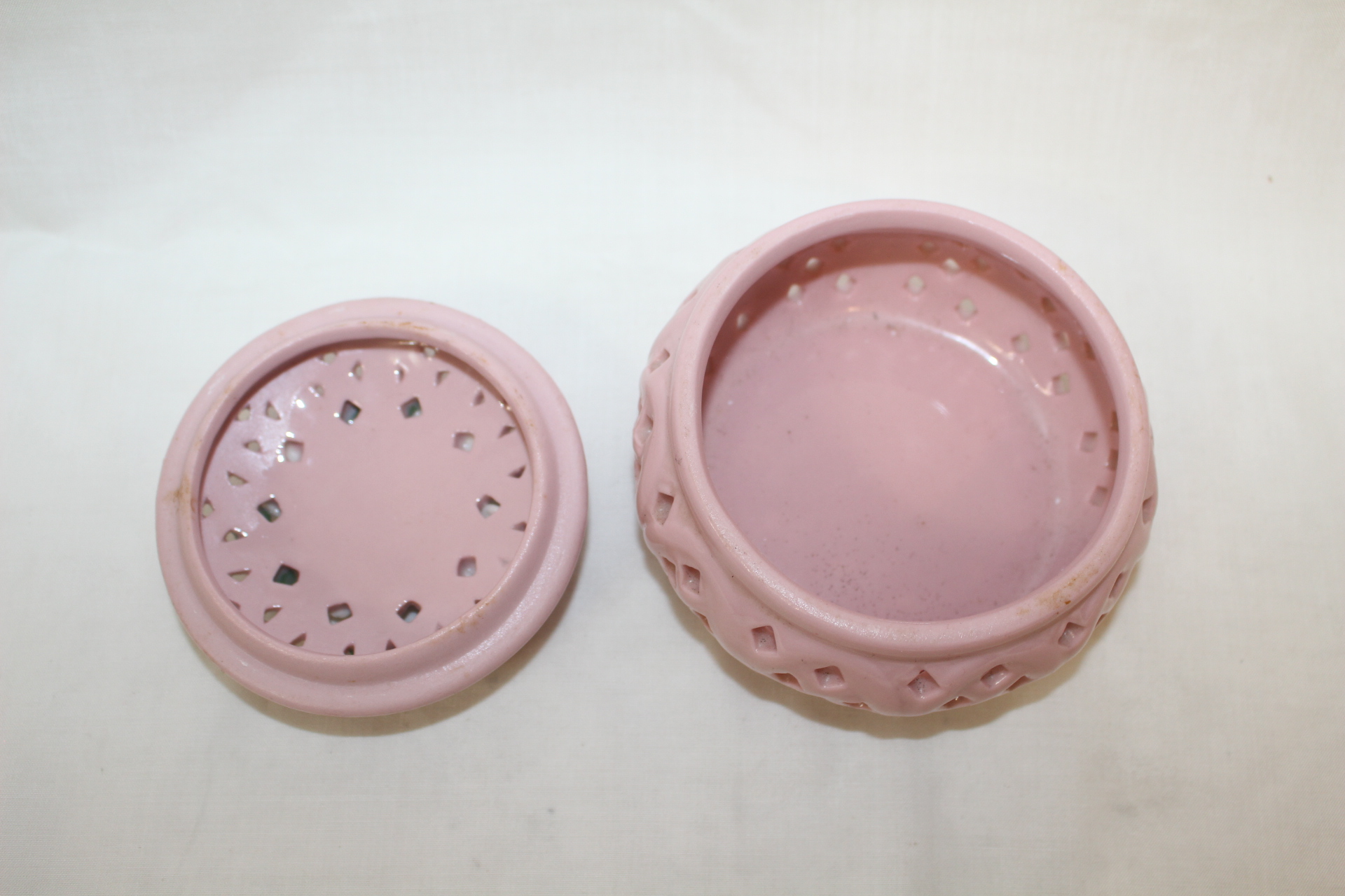 분청자 양각화문 합