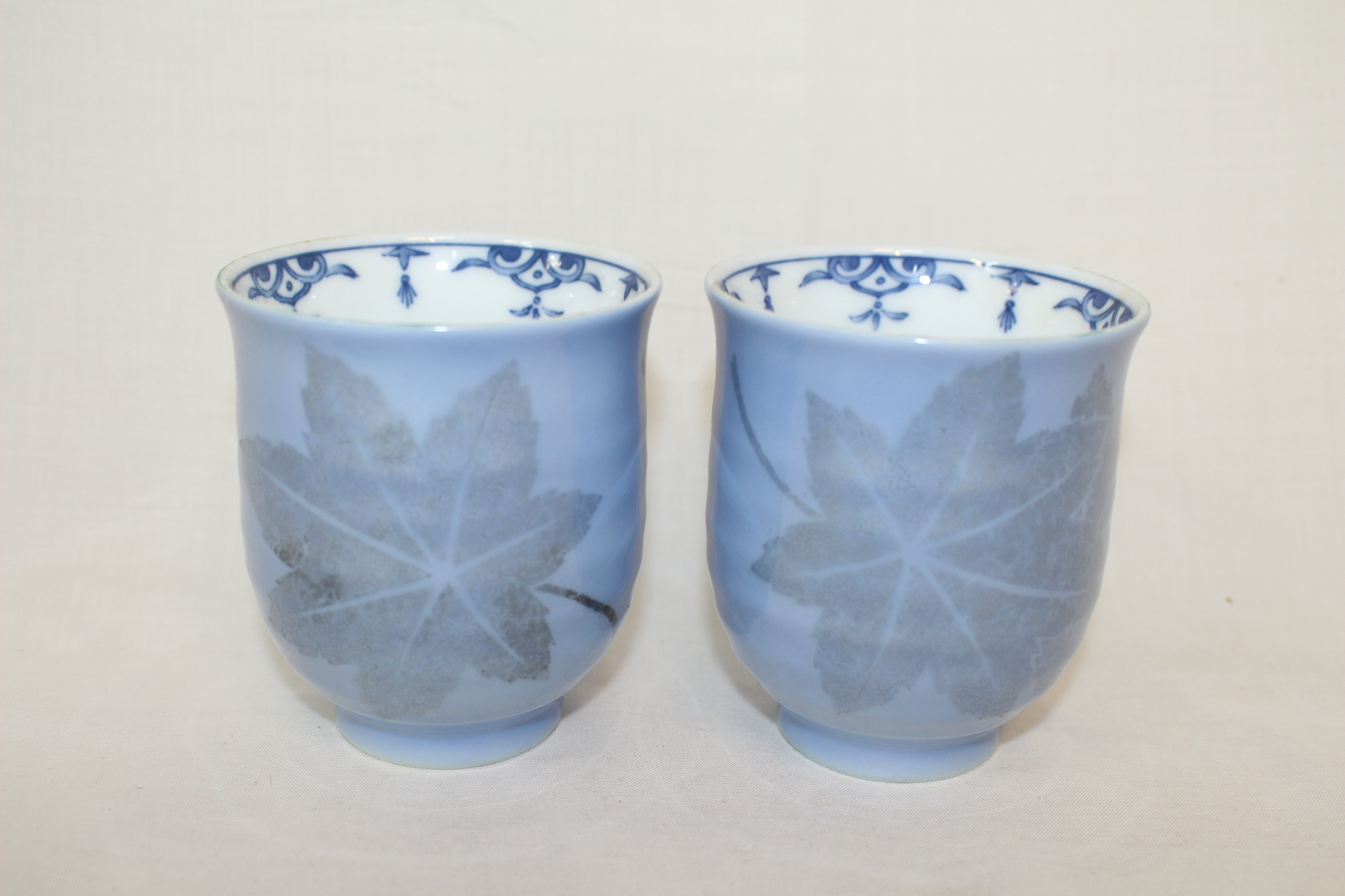 청화백자 은채단풍문 잔 2점