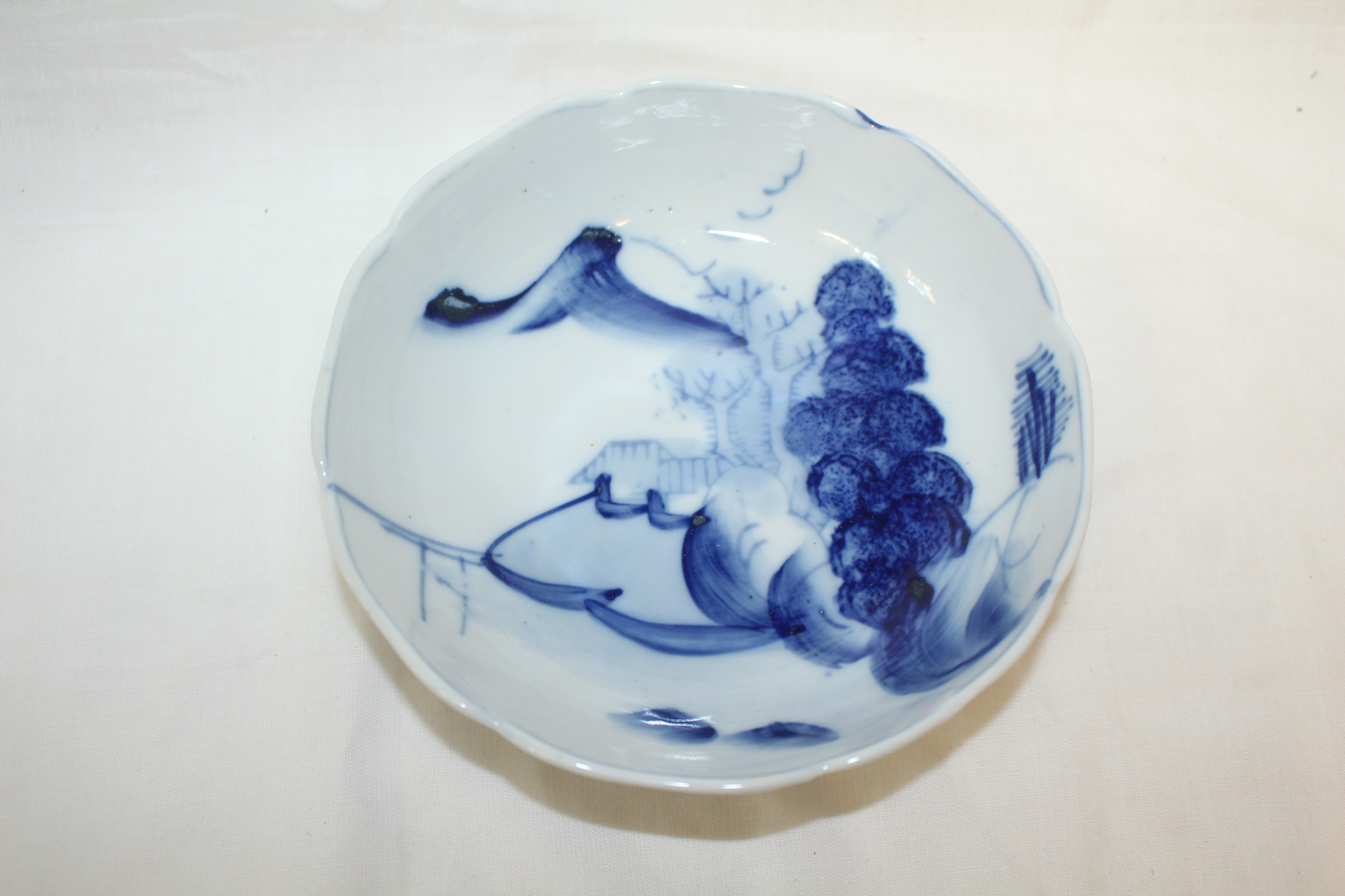 100년이상된 고이마리 청화백자산수문 화형완