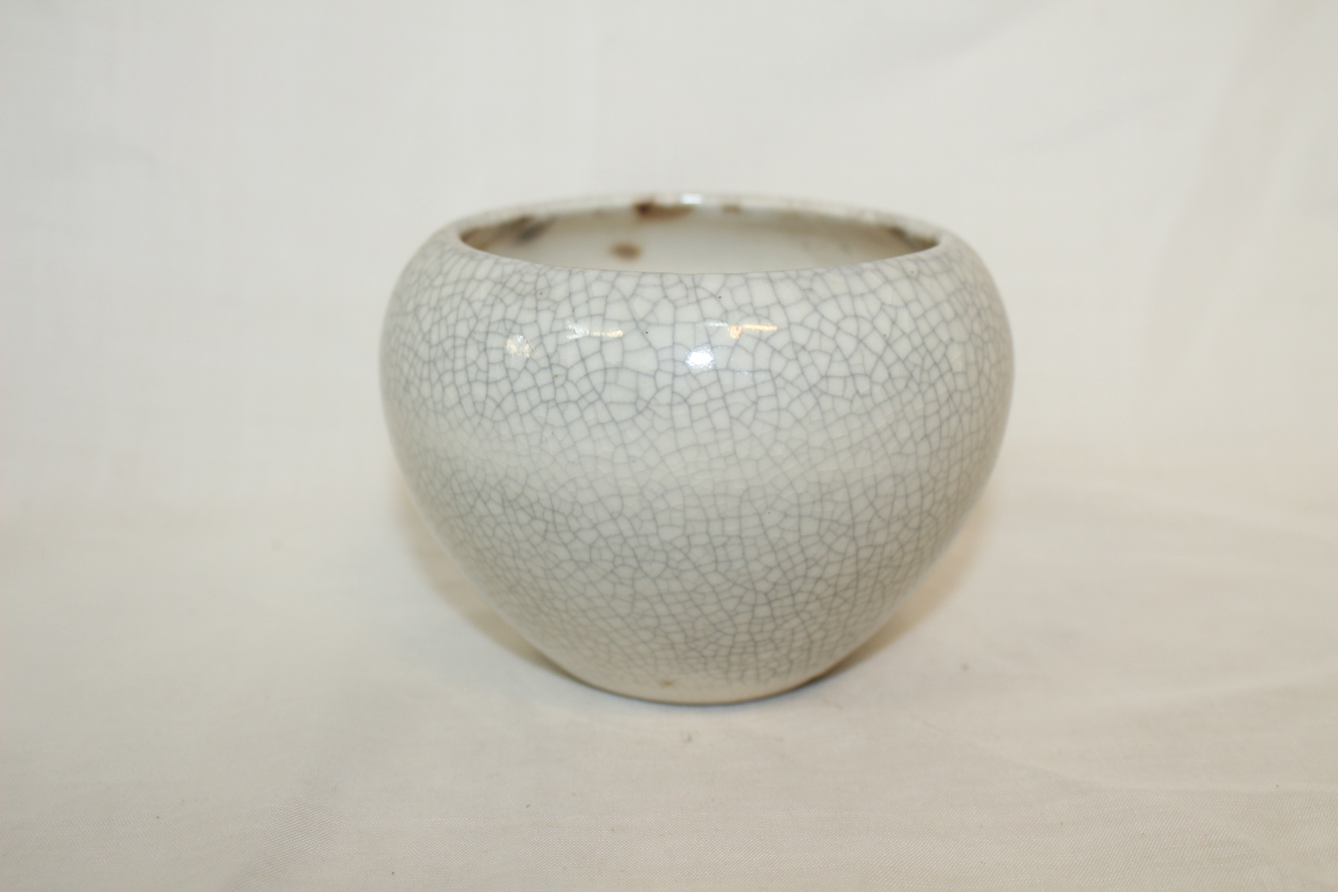 빙열이 많은 분청자 향완