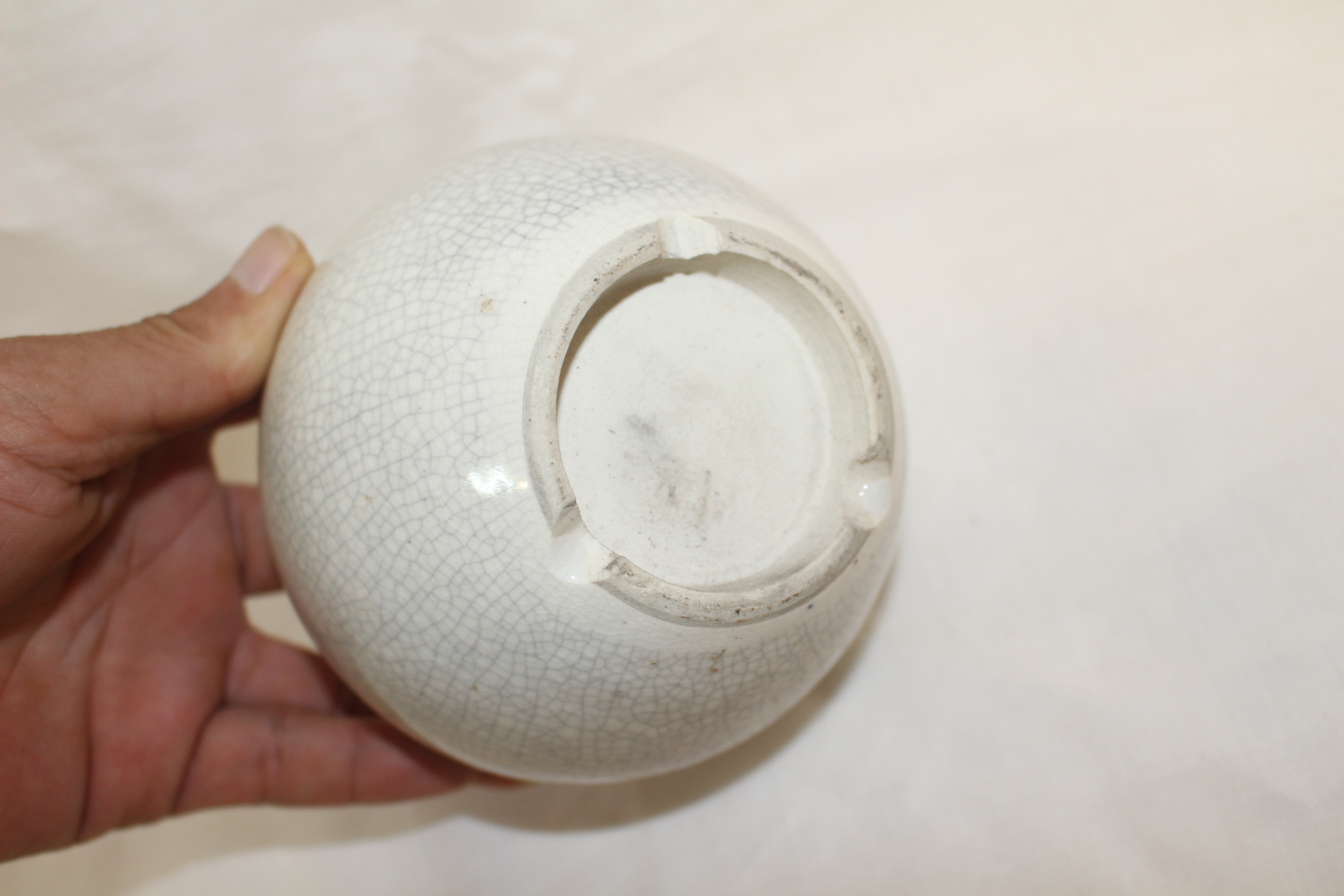 빙열이 많은 분청자 향완