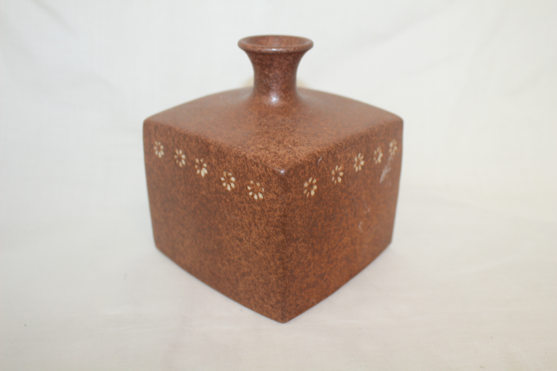 청자 음각화문 사각호