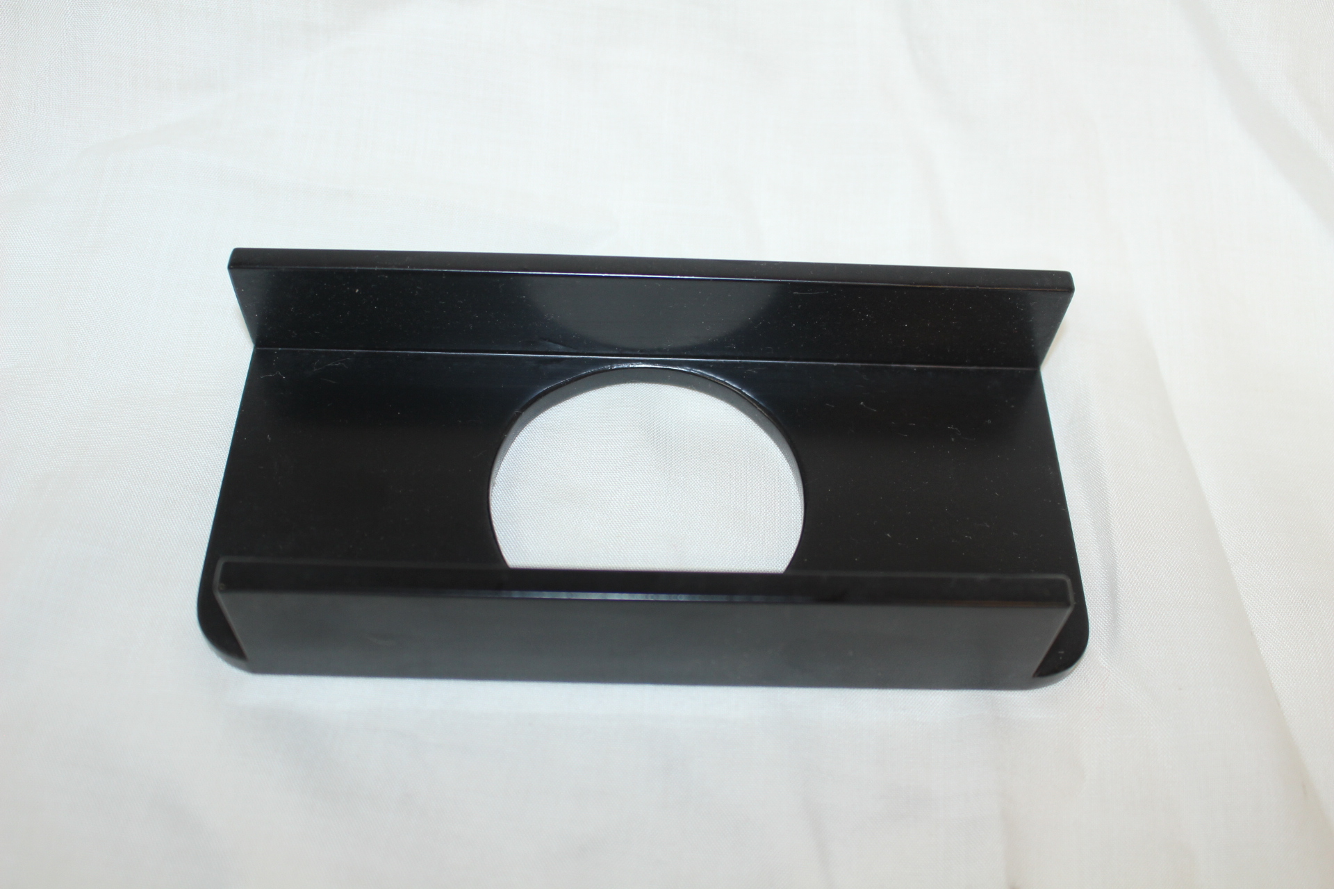 나무에 칠이된 받침대