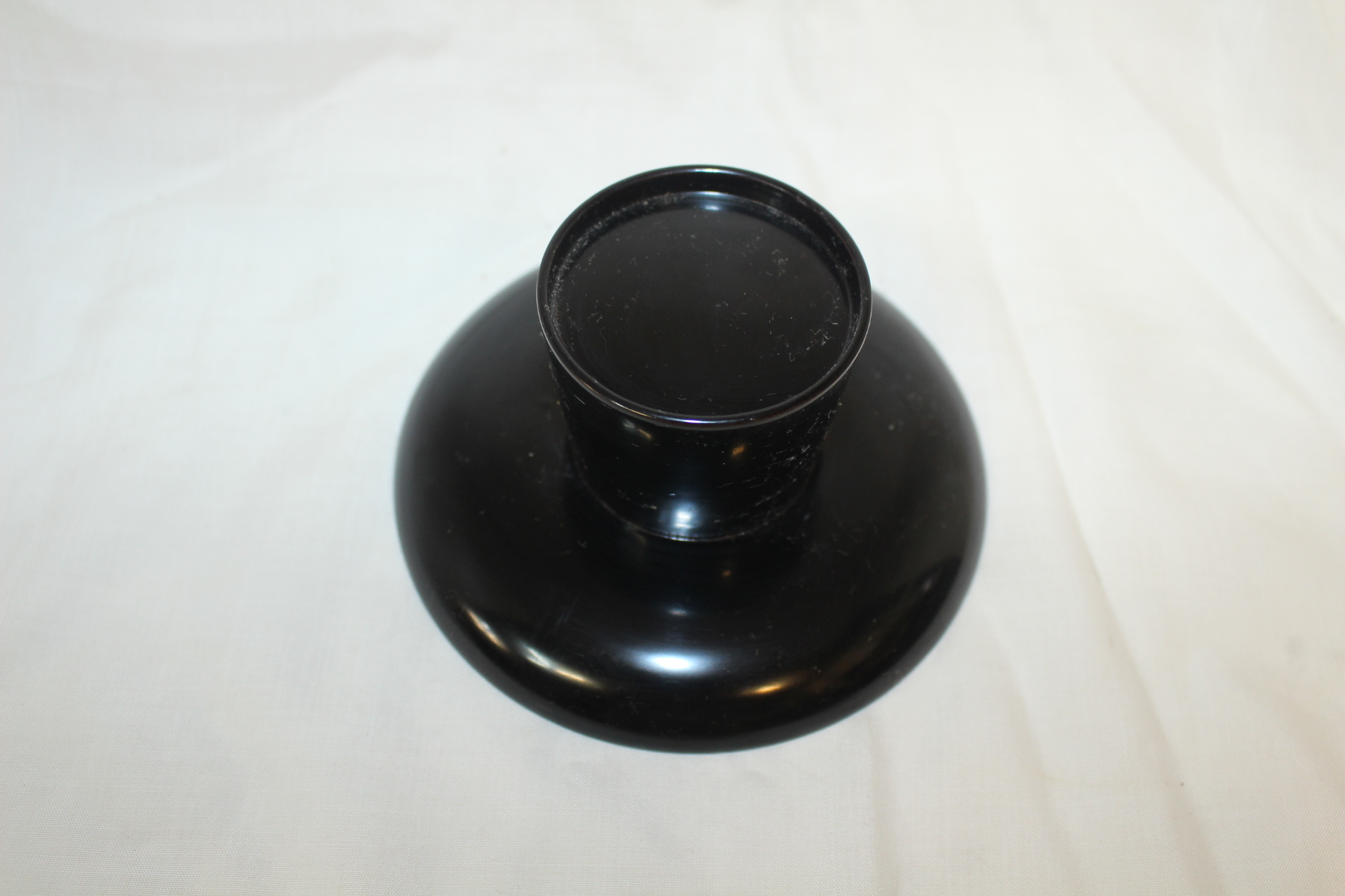 나무에 칠이된 잔받침