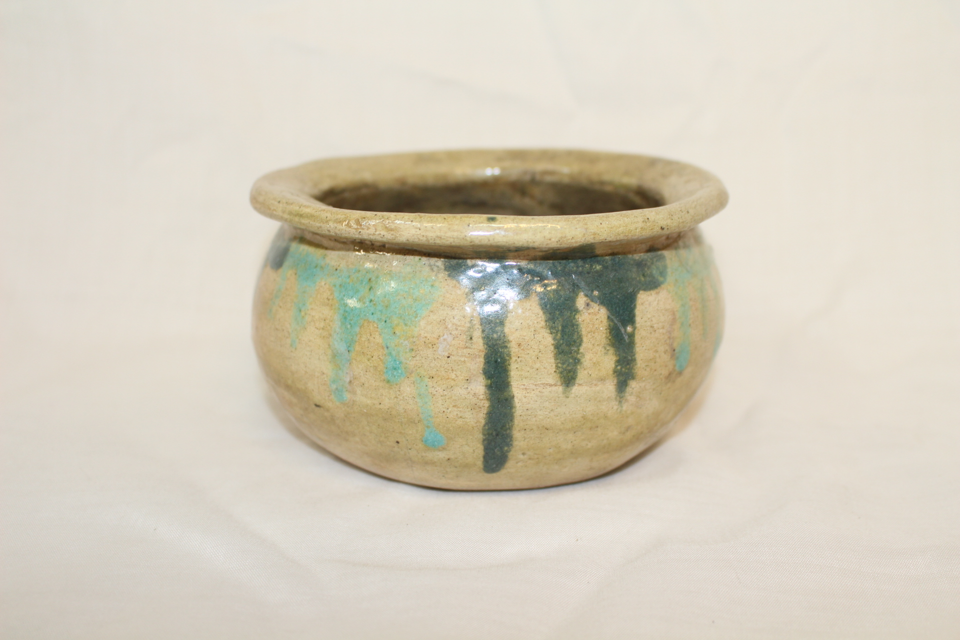 연대가좋은 청자 퇴수기