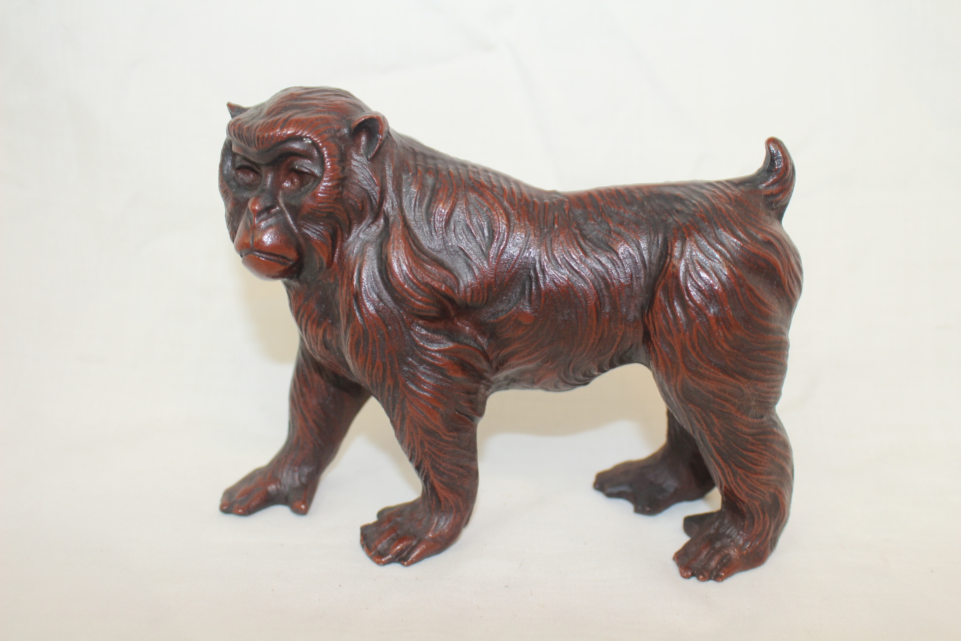 묵직한 무쇠통으로된 원숭이 조각상