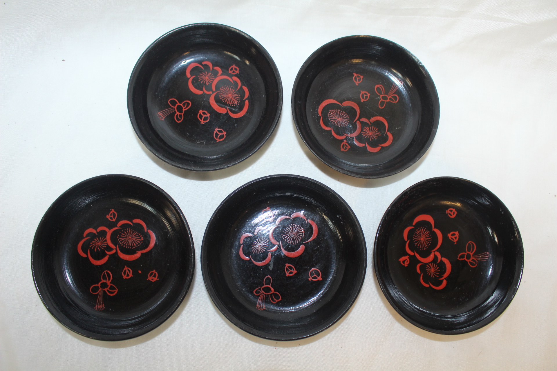 연대가좋은 나무에 화문이된 완 5점