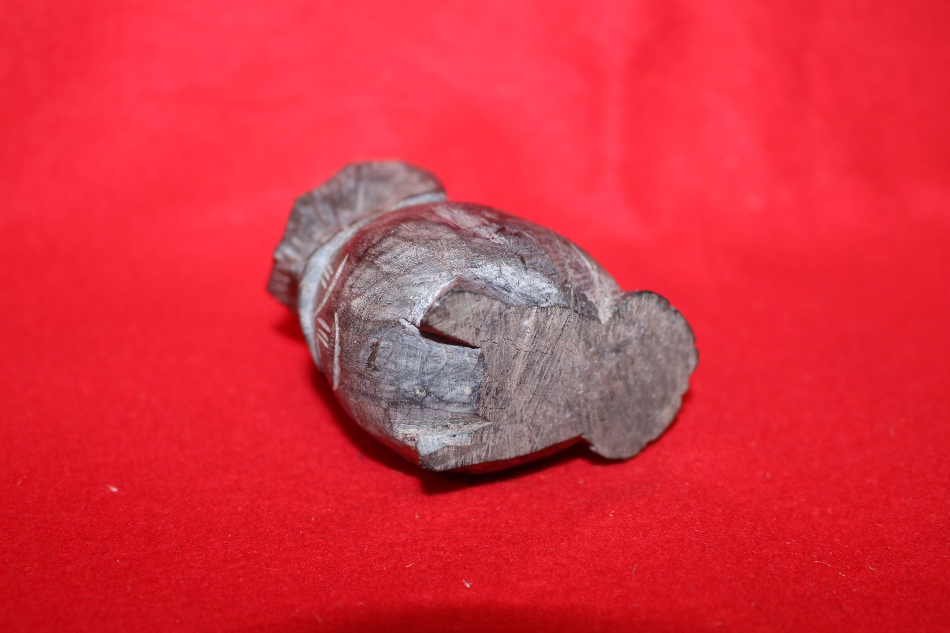 나무로된 부엉이 조각상