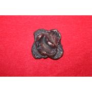 연대가 좋은 무쇠로된 화형 받침