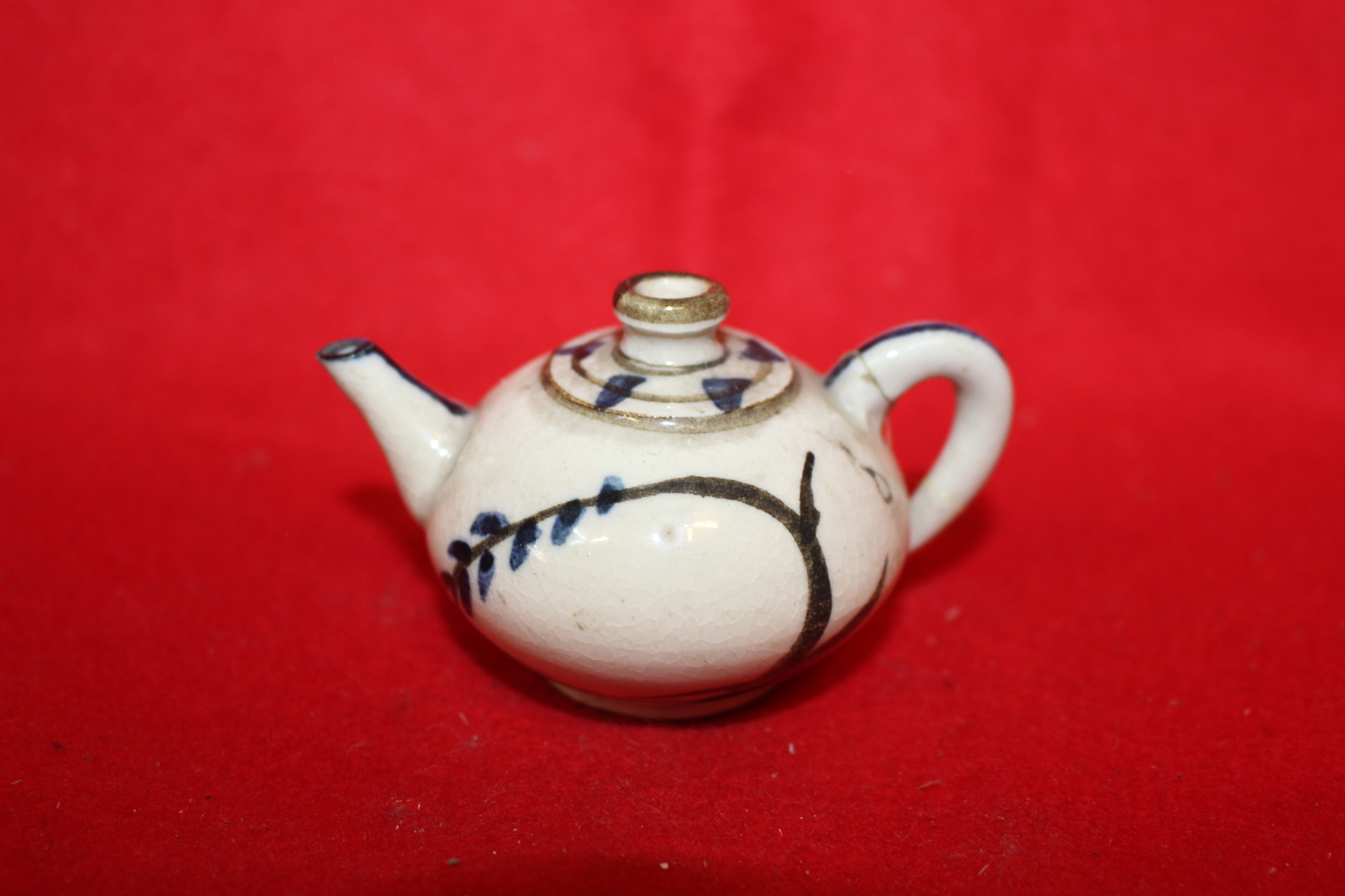 연대가좋은 분청자철화화문 주자형연적