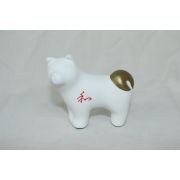 도자기재질의 개 조각상