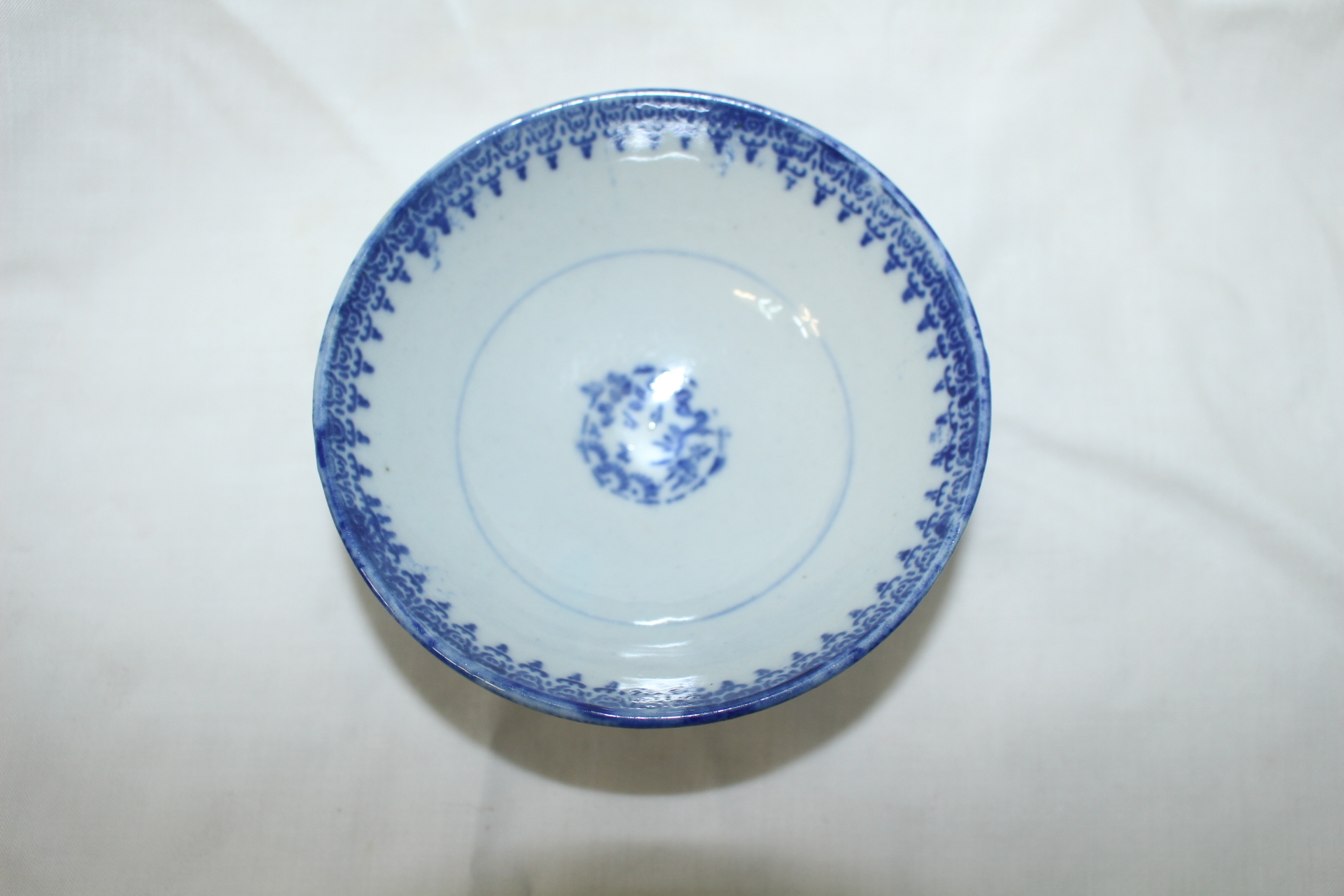 100년이상된 청화백자화문 자완