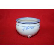 100년이상된 청화백자양각화문 삼족향로