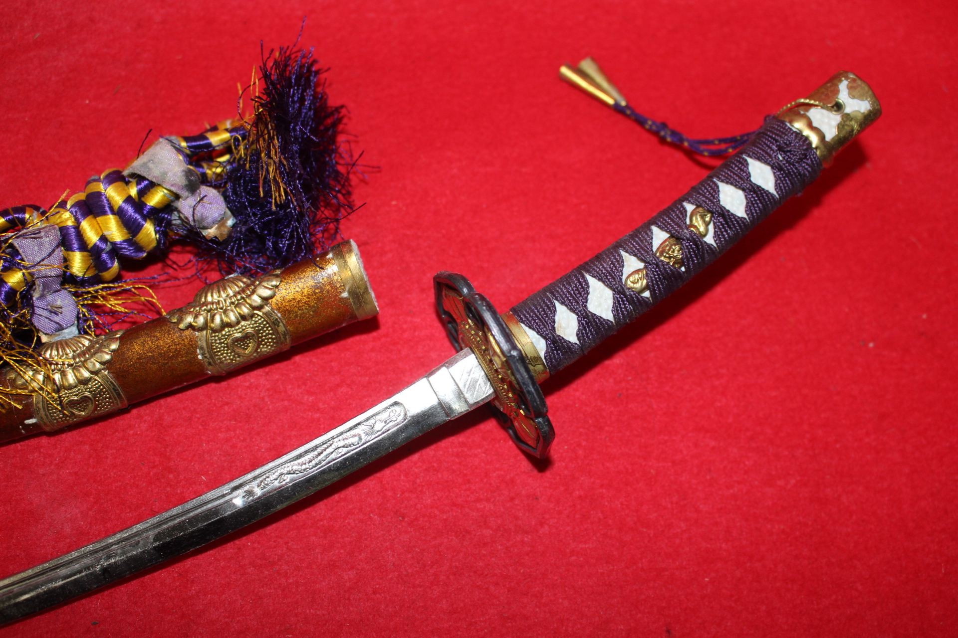 금속재질로된 장식도