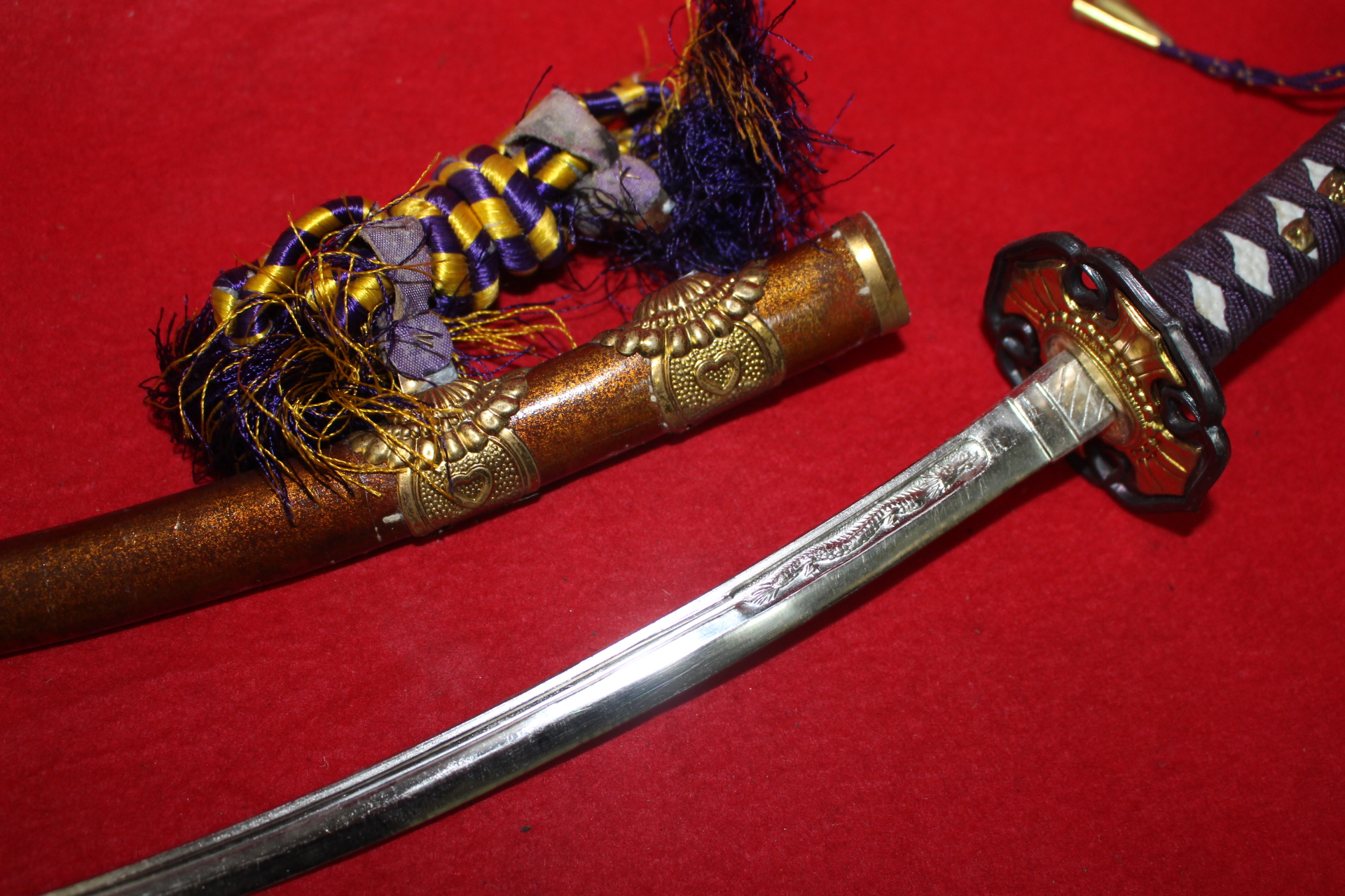 금속재질로된 장식도