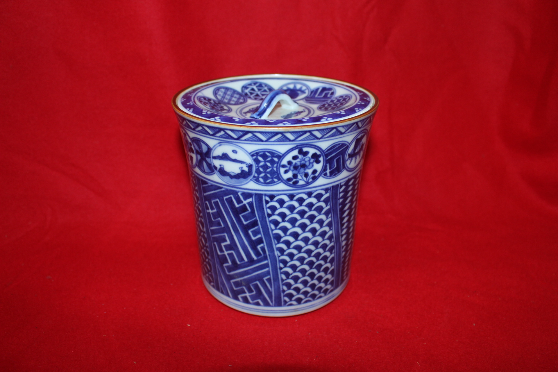 고이마리 청화백자 산수화문 수통