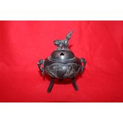 연대가좋은 청동으로된 삼족해태도인문 향로