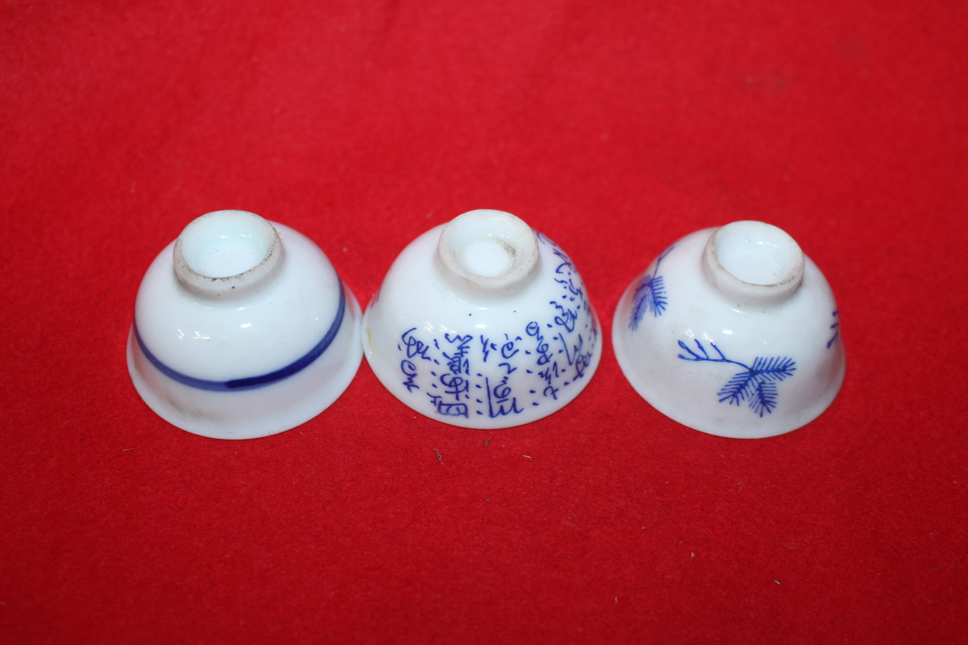 44-연대가좋은 청화백자화문잔 3점