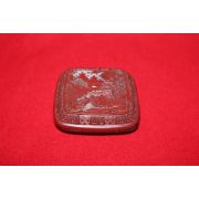 산수문이 조각된 인주함