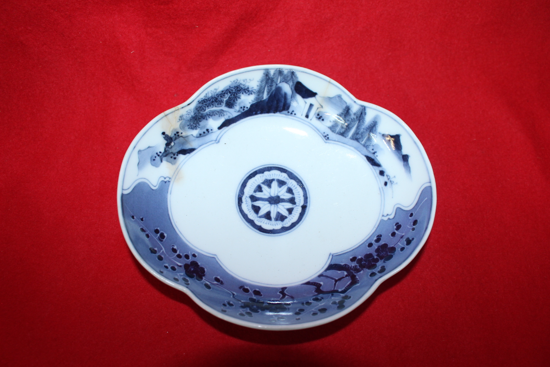 27-연대가좋은 청화백자산수문 화형완