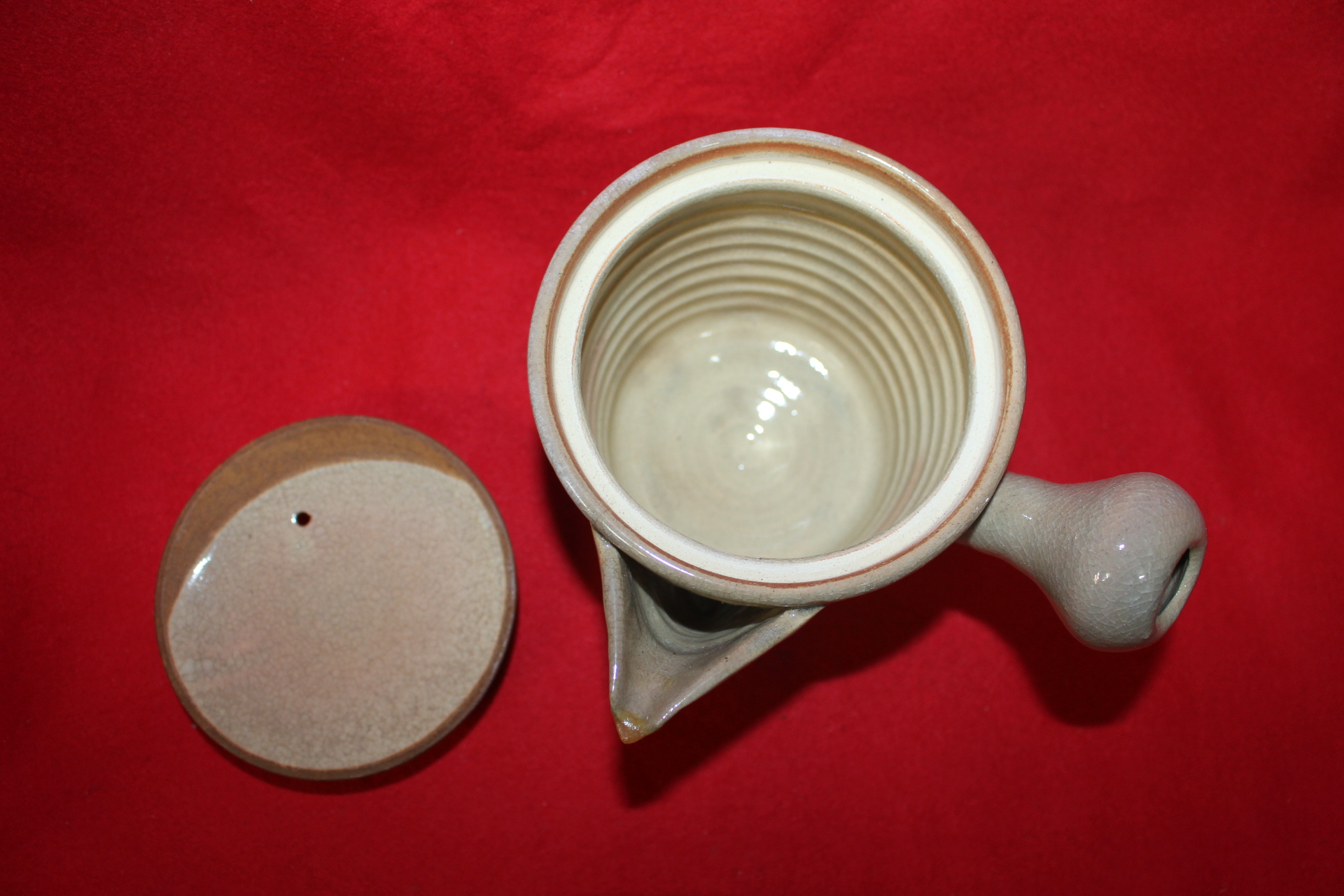 중형크기의 분청사기귀얄문 다관