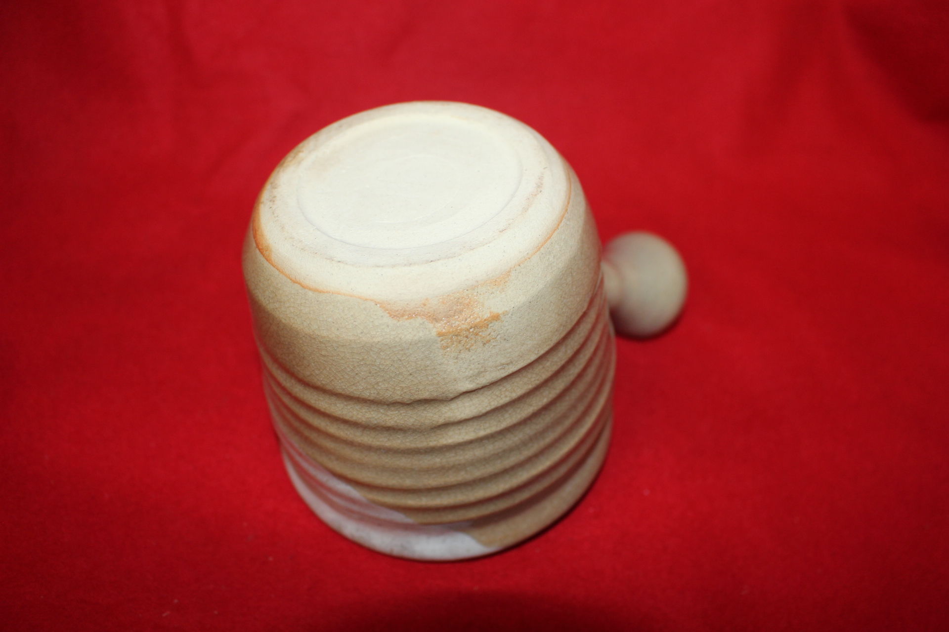 중형크기의 분청사기귀얄문 다관