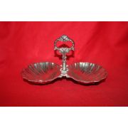 금속재질로된 손잡이 화형완