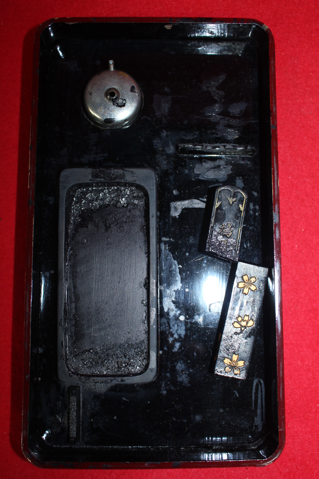 나무에 자개화문된 벼루함과 벼루 셋트