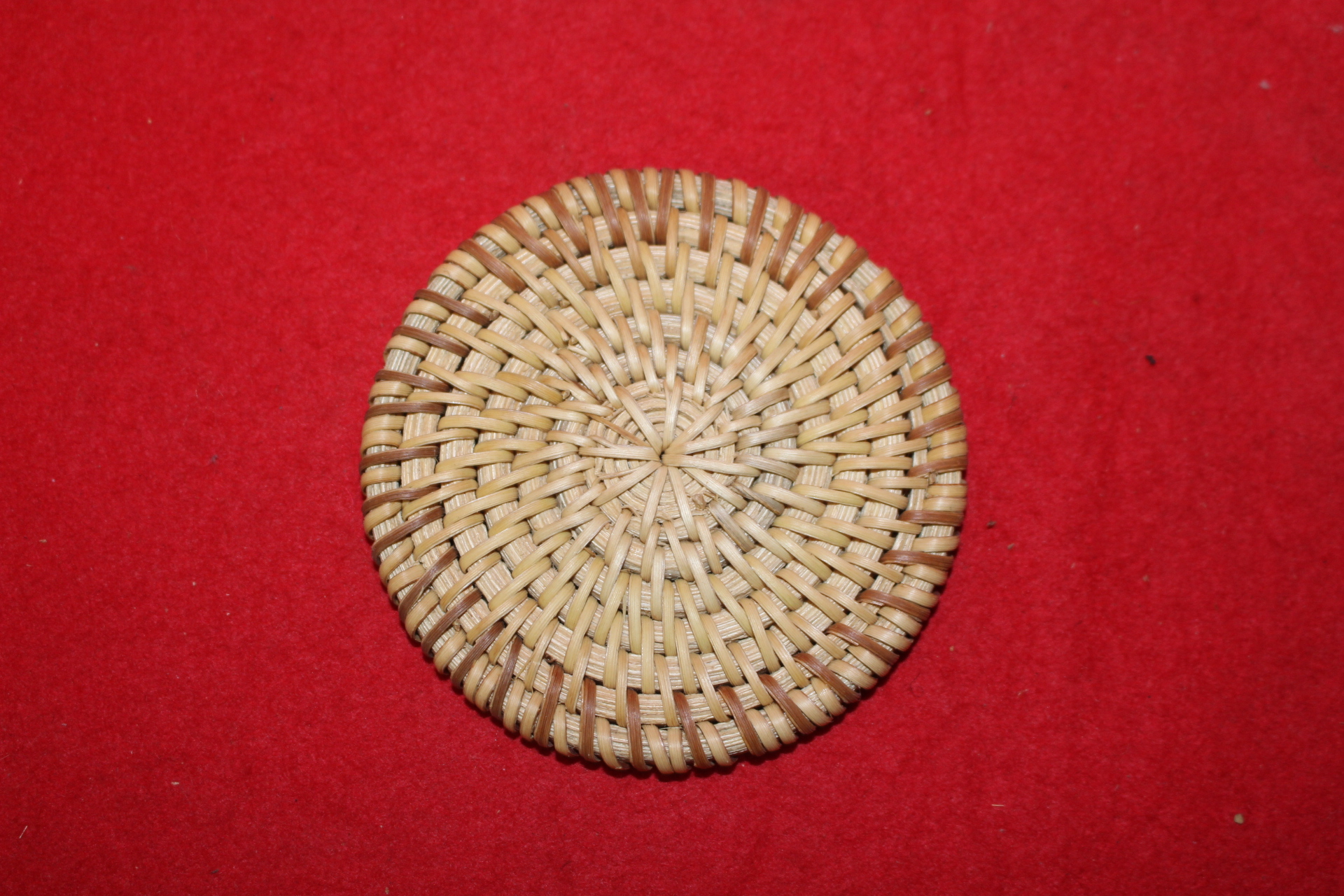 대나무를 정교하게 엮은 차탁 5점