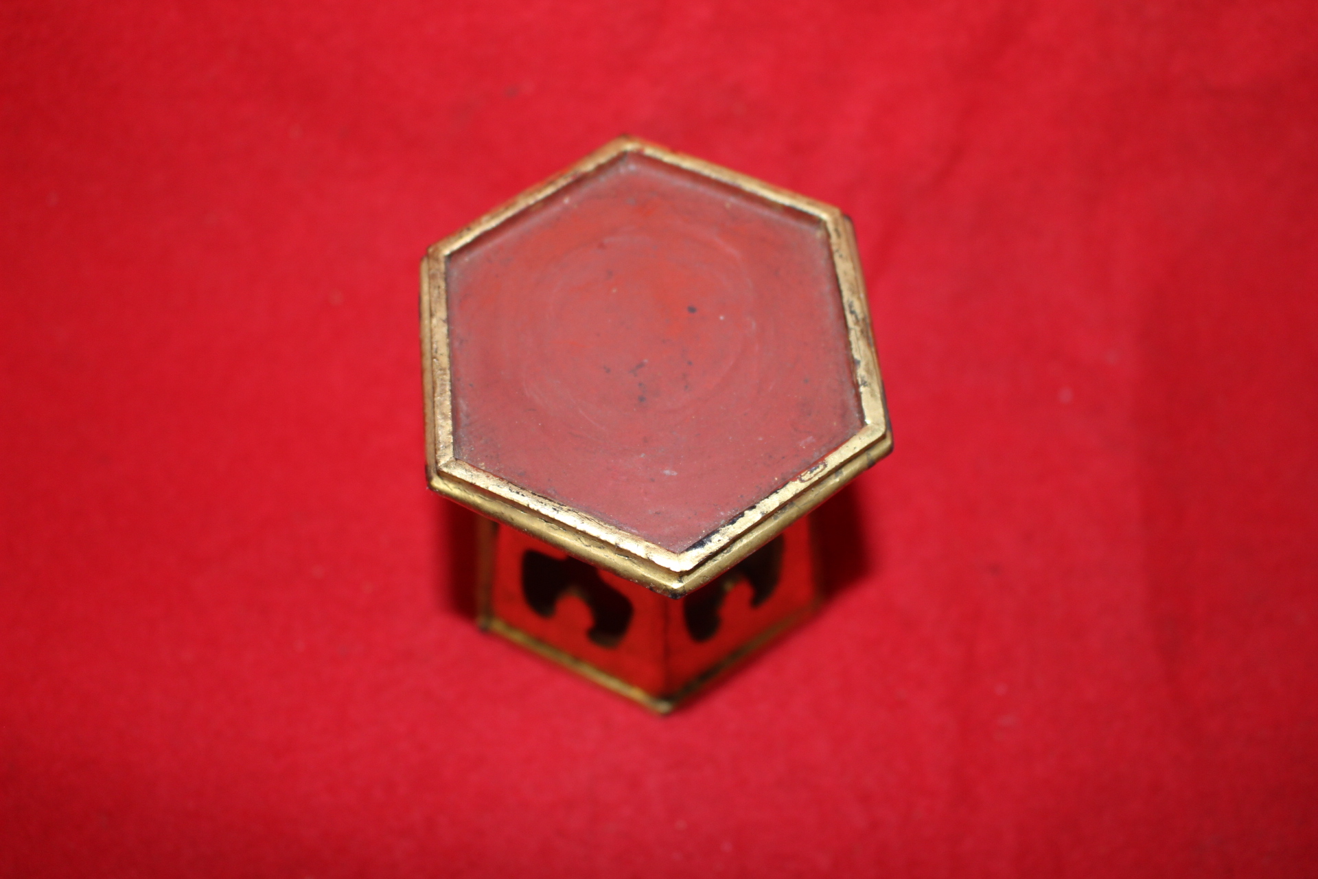 연대가좋은 나무에 금채된 화대