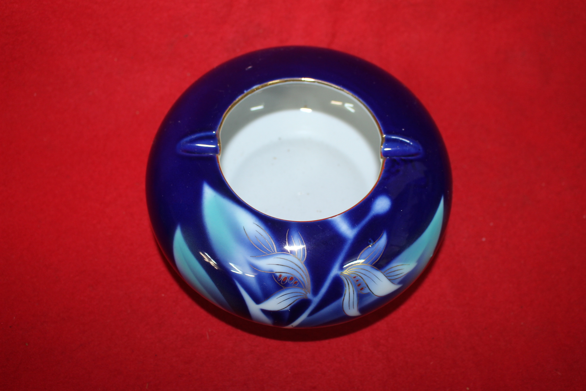 백자 금채난초문 재털이