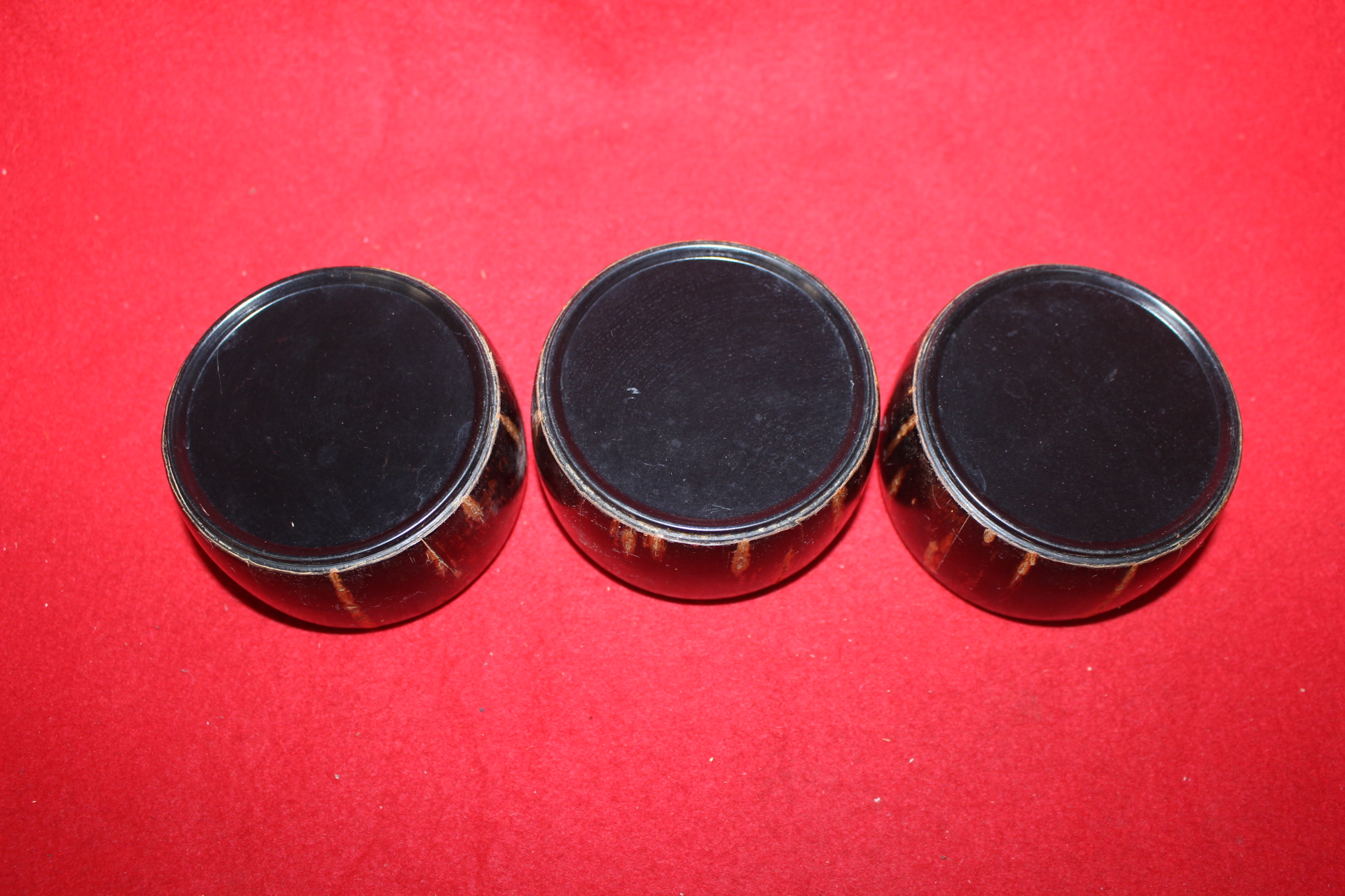 벗꽃나무가 장식된 완 3점