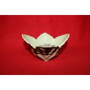 연대가좋은 청자 철화 화형완