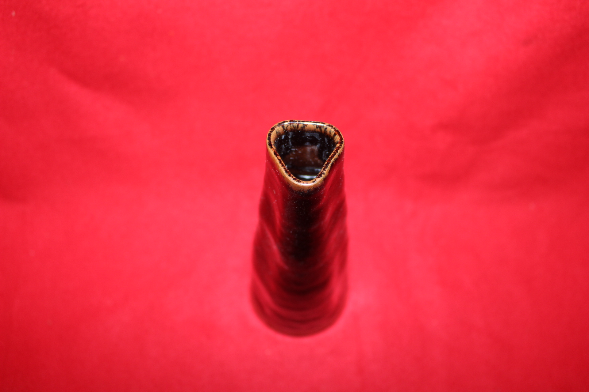 흑유청자 삼각호