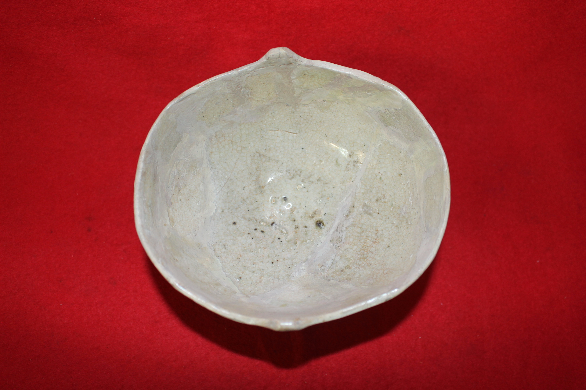 115-조선시대초기 아주희귀한 백자 삼족 자완