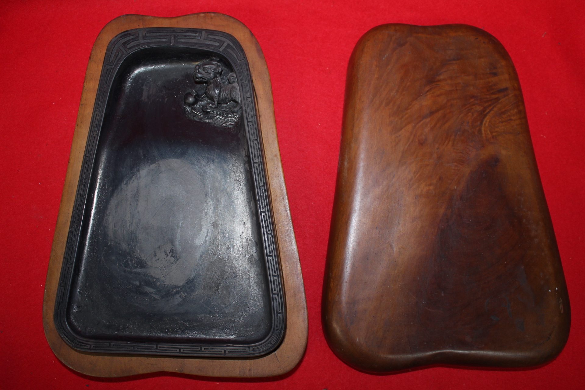 기린이 조각된 동산(東山) 작품의 돌벼루(벼루집은 기목용목임)