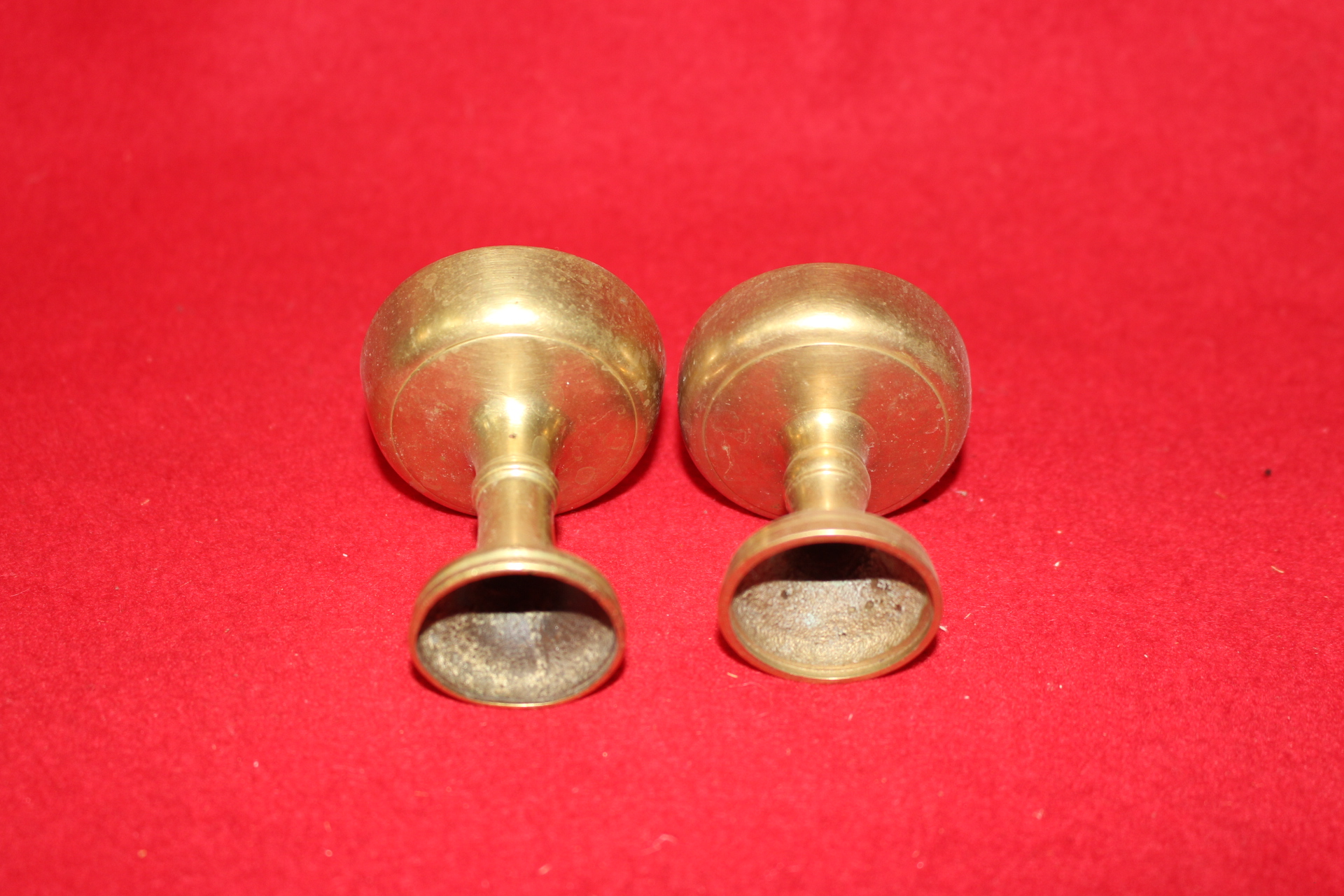 청동으로된 굽다리향완 2점