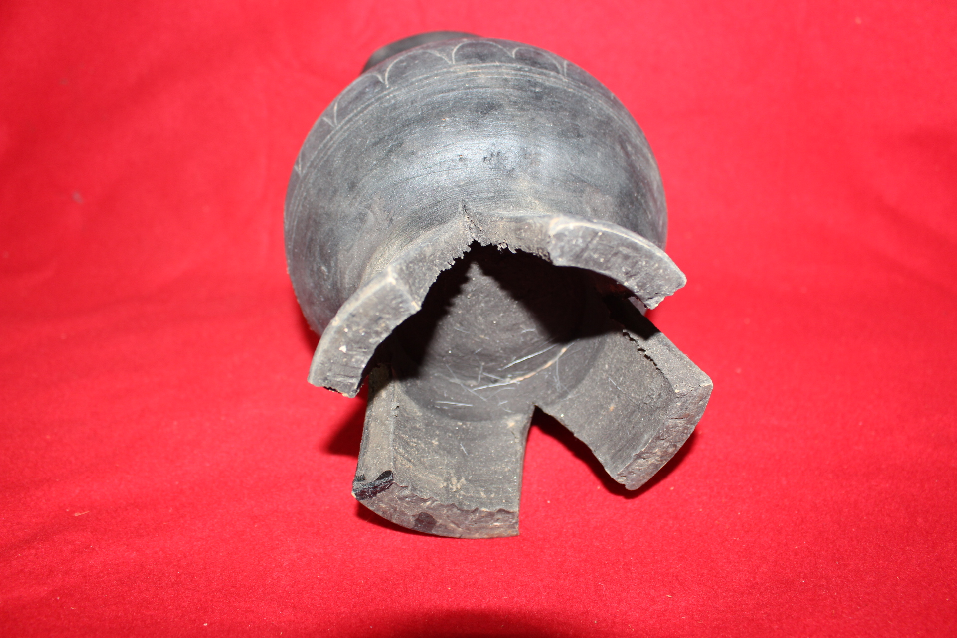 경질토기 굽다리 손잡이달린 추상산문 호