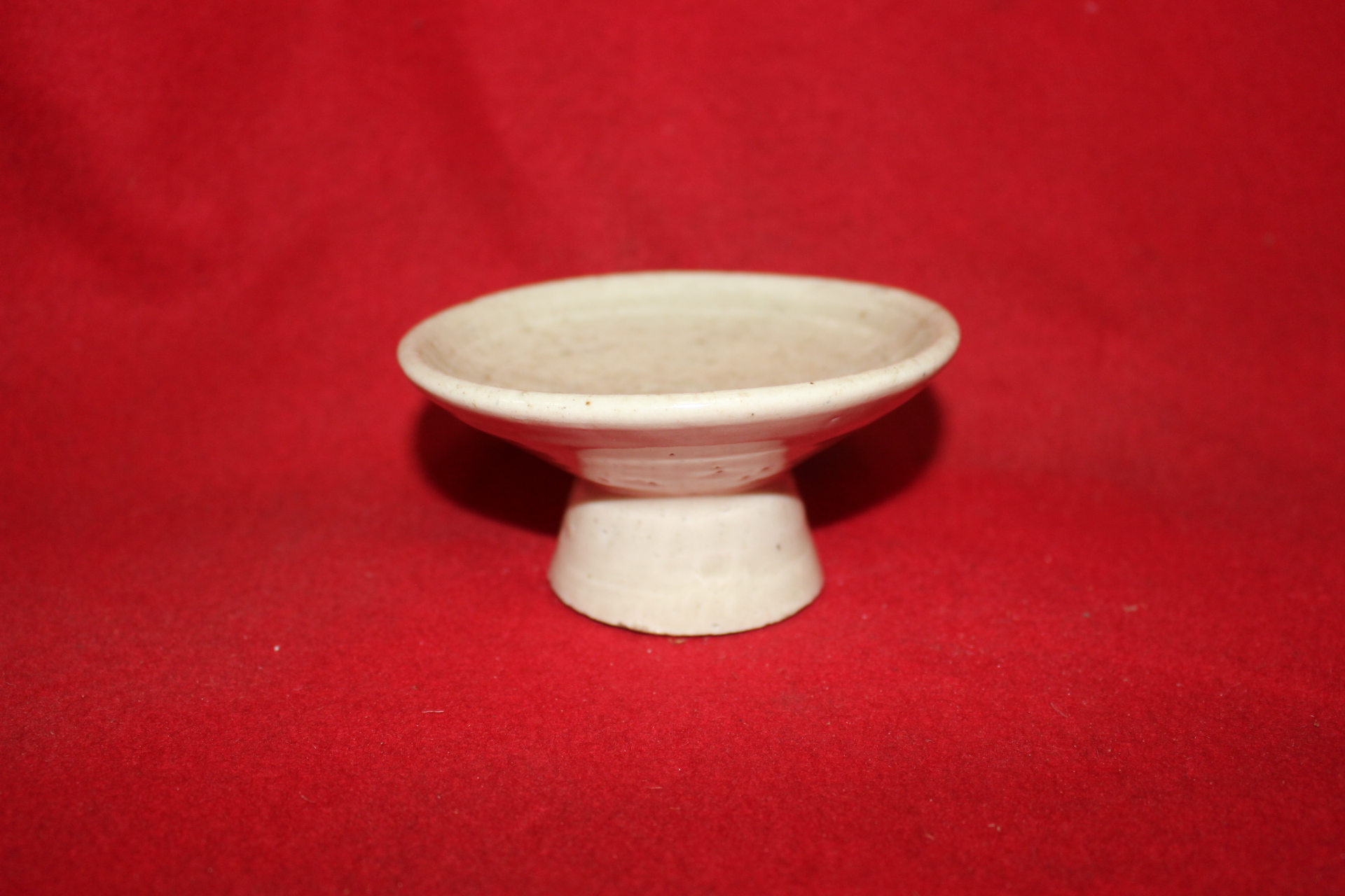 133-조선시대 백자 굽다리완