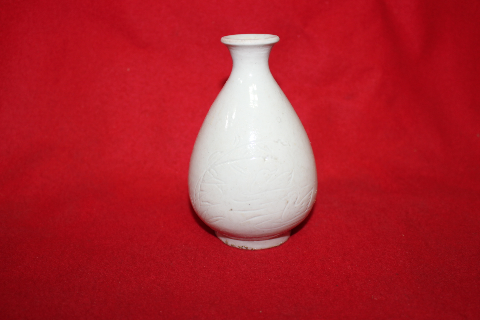 10-순백자 음각오리문 주병