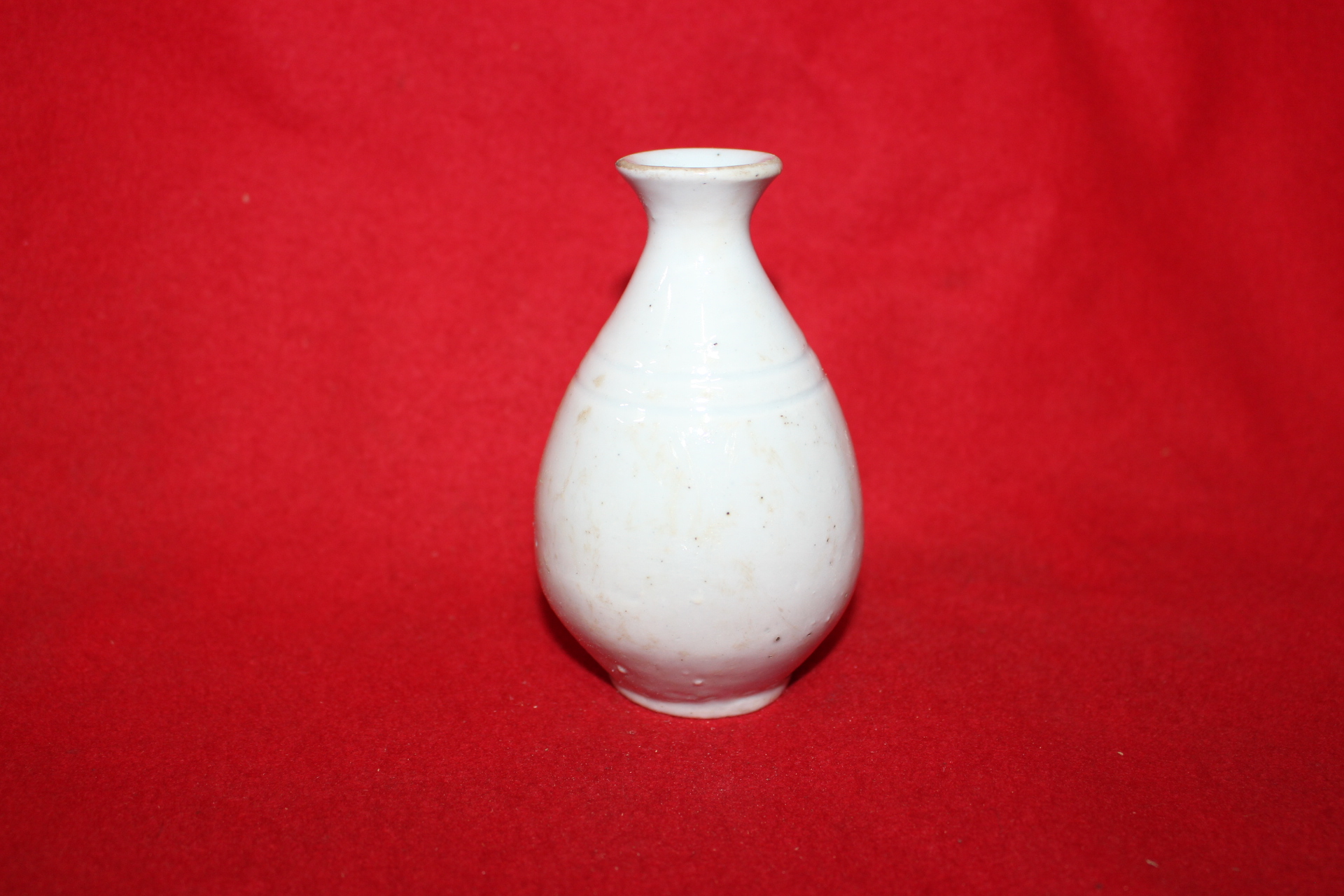 23-순백자 음각줄문 주병