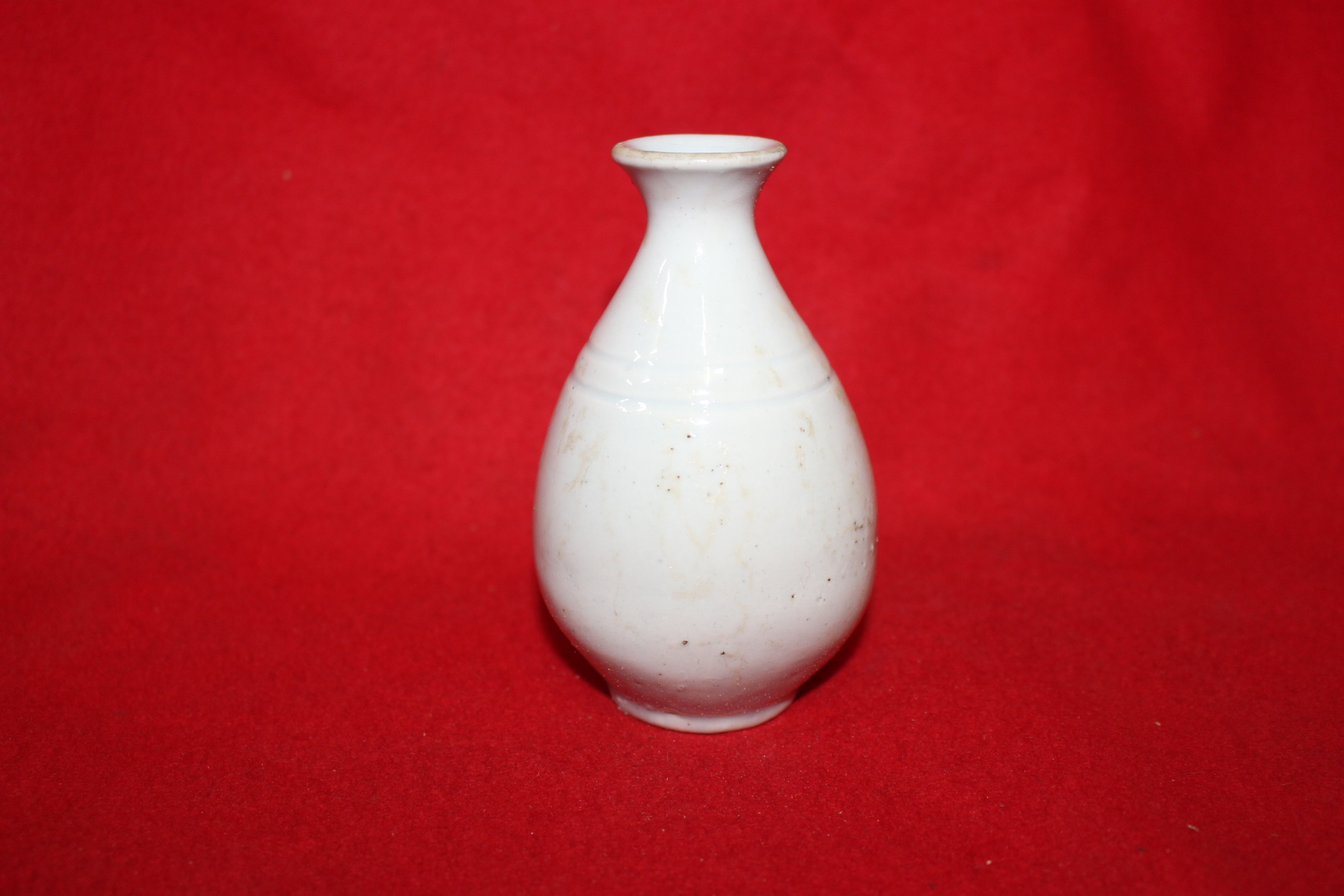 23-순백자 음각줄문 주병