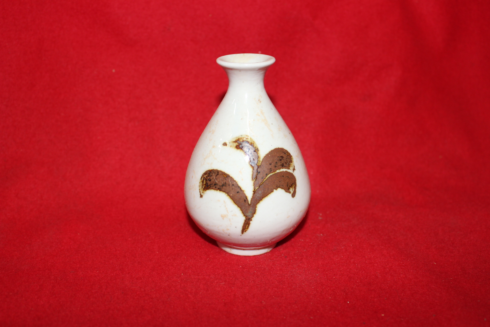 38-철화백자 초화문 주병