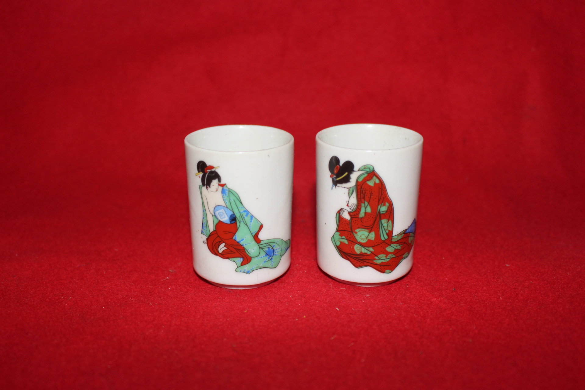 청화백자 여인문잔 2점