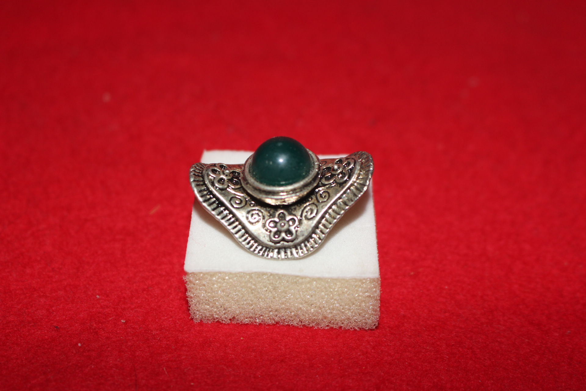 16-티벳 백동으로된 보석이 장식된 반지