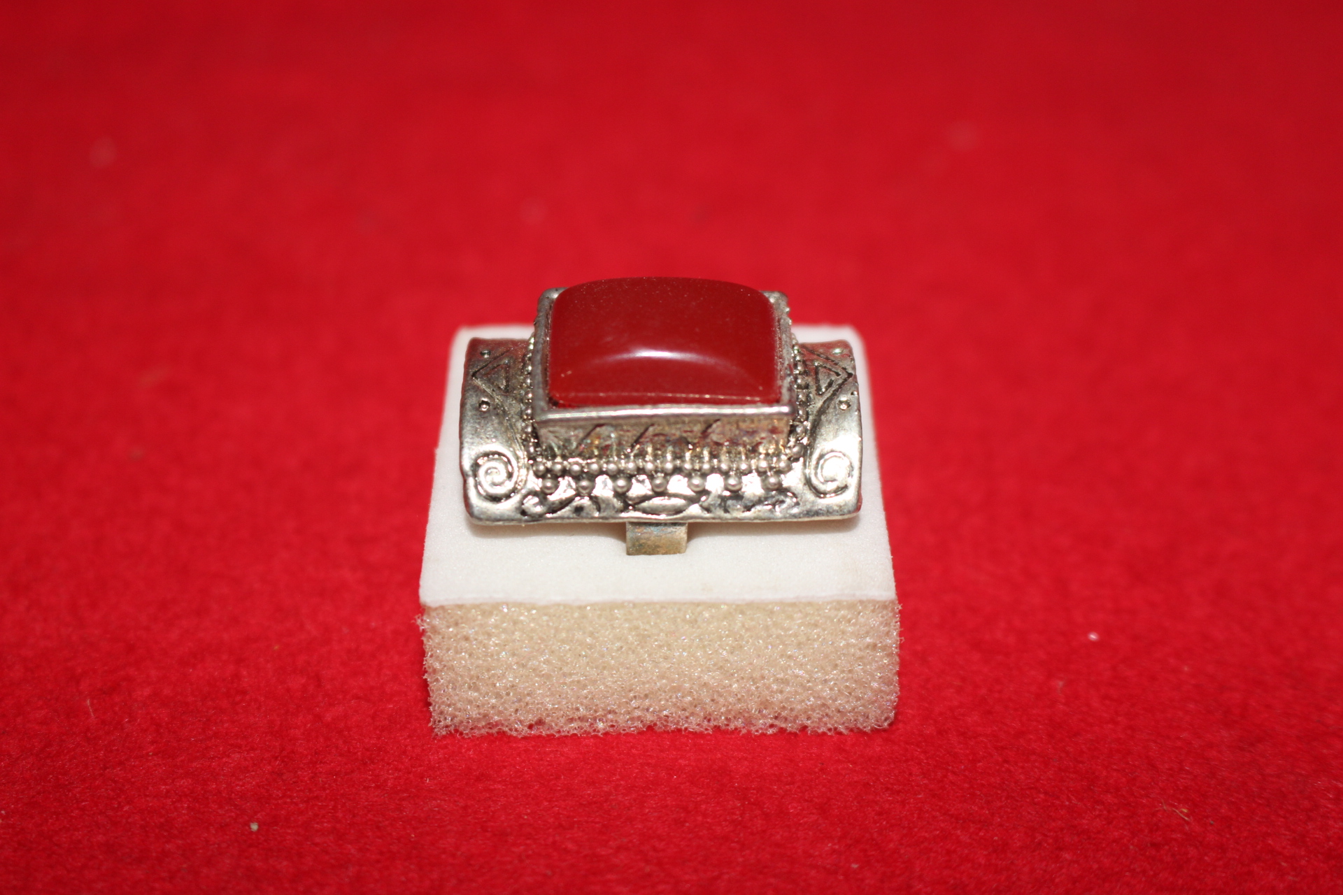 22-티벳 백동으로된 보석이 장식된 반지