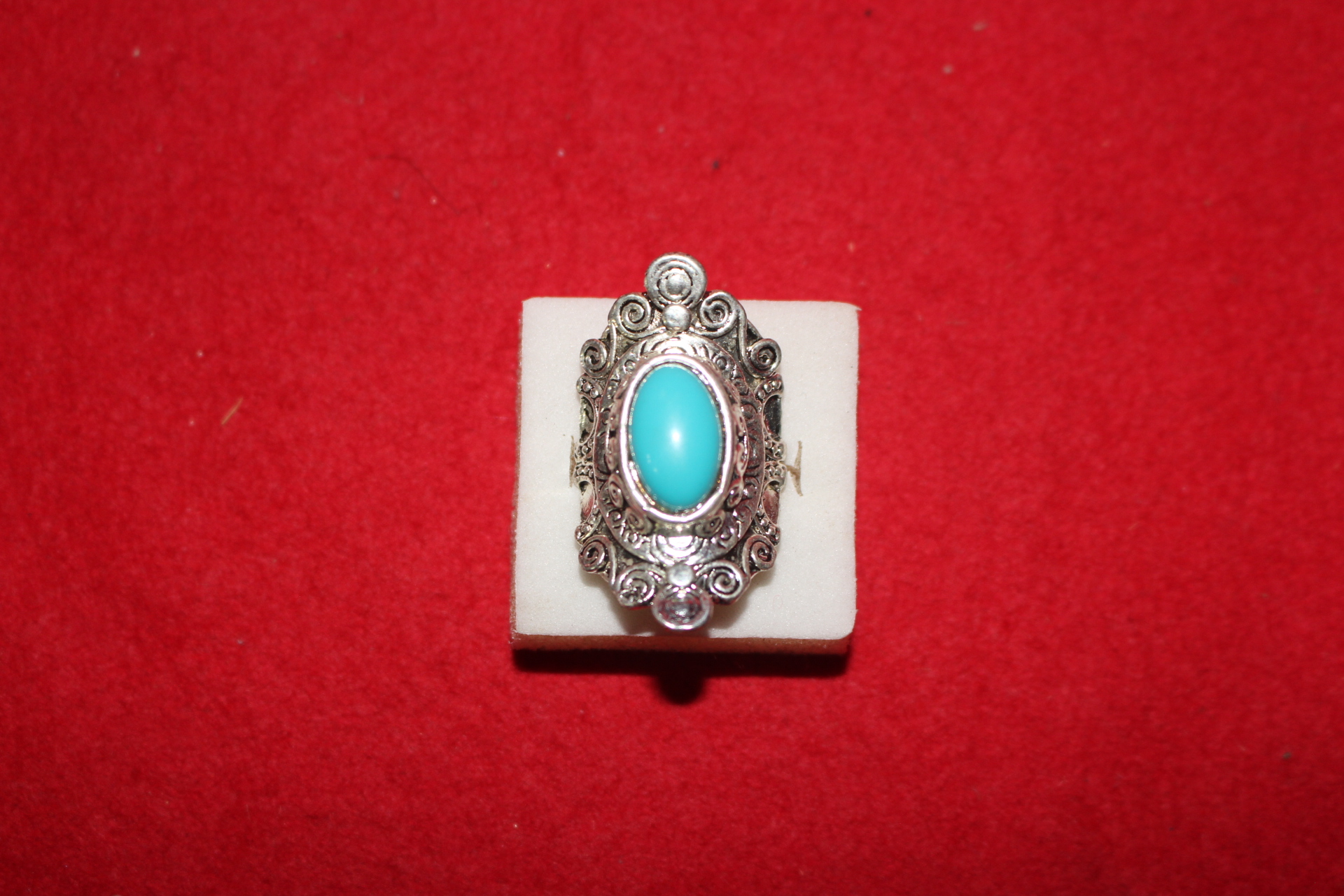 38-티벳 백동으로된 보석이 장식된 반지
