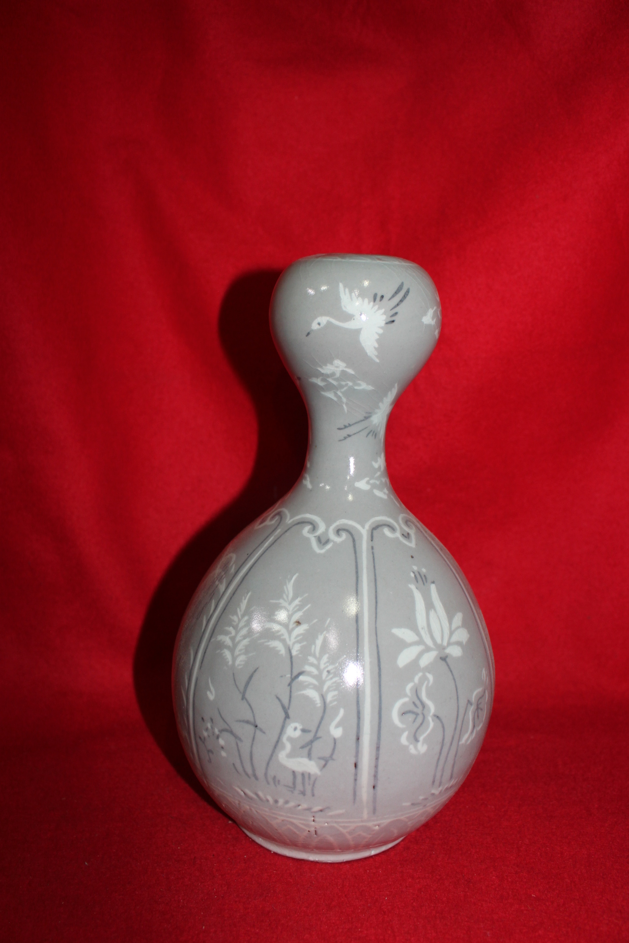 청자 흑백상감오리버드나무문 호리형 호